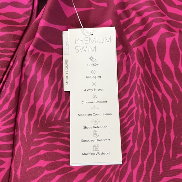 Mott50 Coco Crew Neck Rashguard in Magenta Ocean Print L and XL - Picture 7 of 11